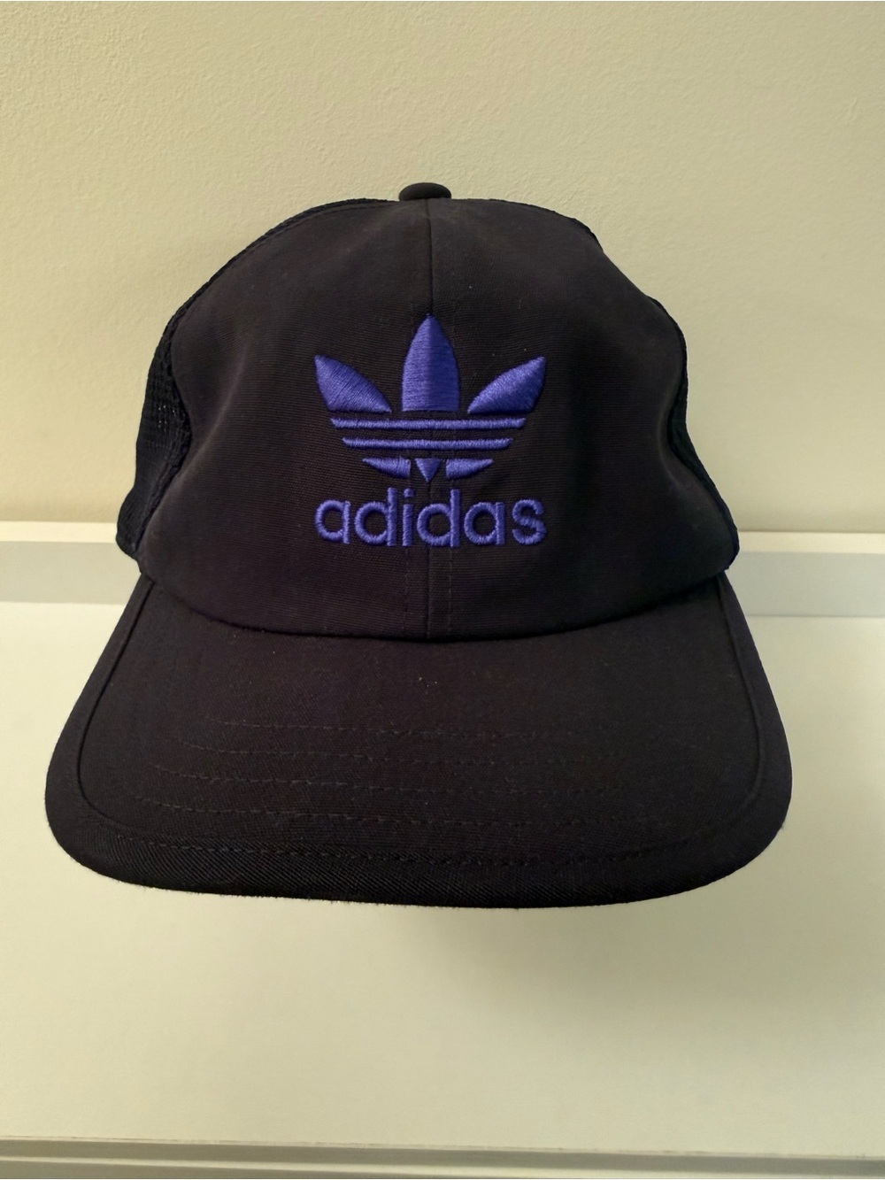 Adidas Trefoil Baseball Cap in Black with blue Logo - water type hat